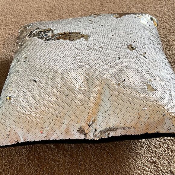 Glitter changing throw pillow - Picture 2 of 5